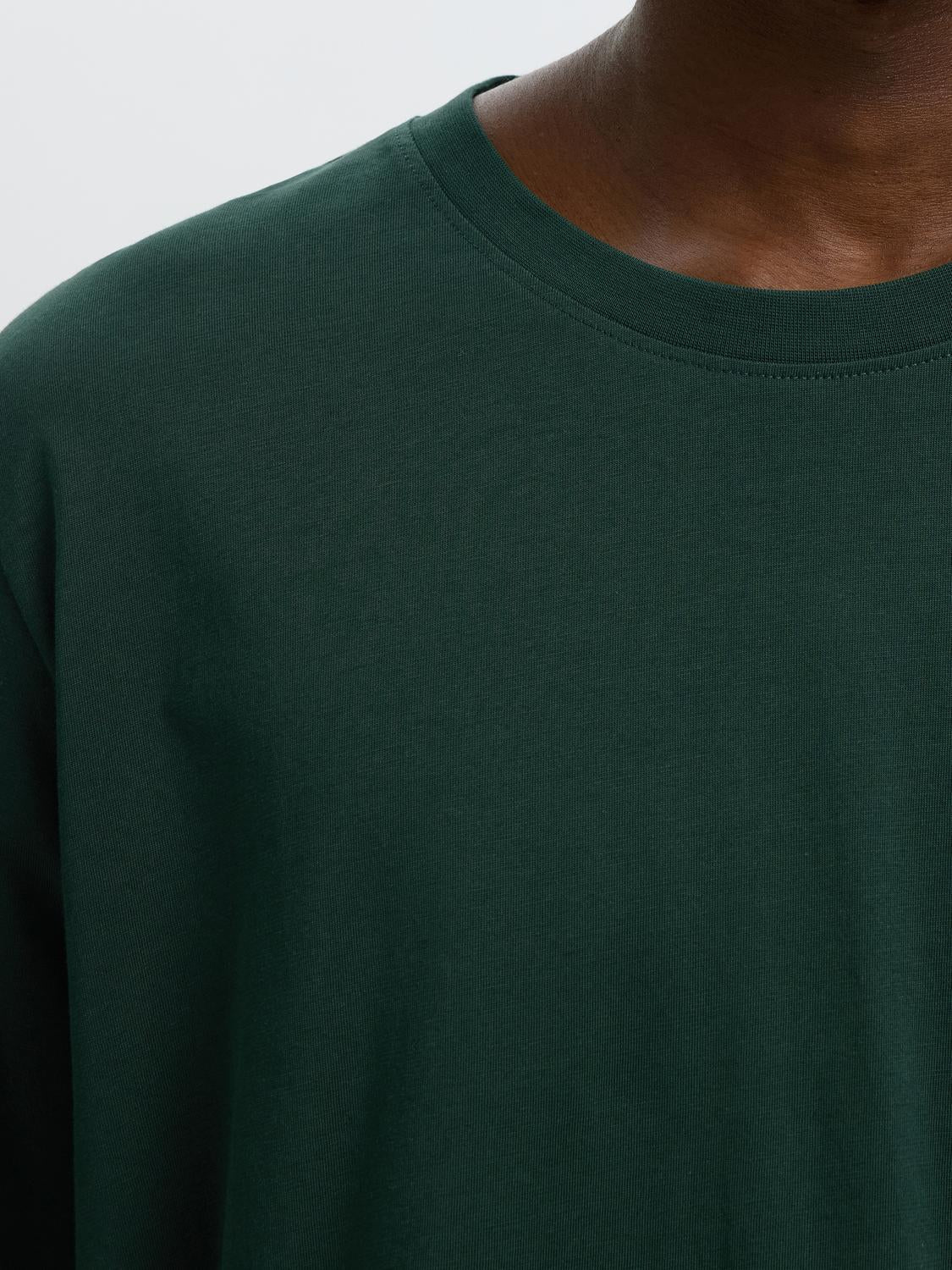 model_shot-detail